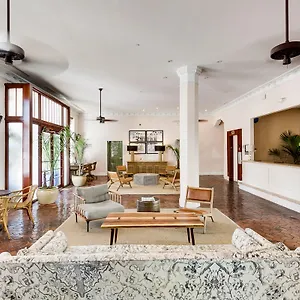 Clinton South Hotel