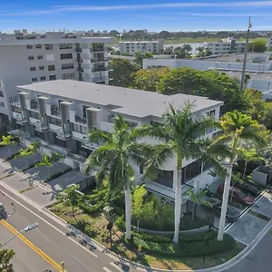 Apartment Up East Townhomes By Nomada Residences *