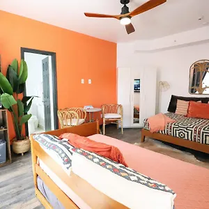 Steps To Sea Free Parking Pet & Family Friendly Apartment *