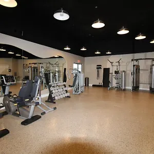 Castle 828 Oceanfront View With Balcony, Pool, Tennis, Access And Free Parking! * Miami Beach