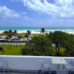 By Renzzi Apart-hotel