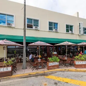Hotel Norman's And Dining 3*