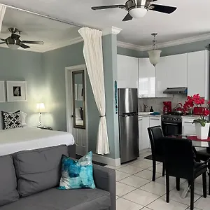 Ocean Breeze With Parking By The * Miami Beach