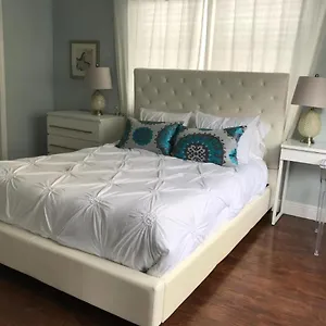 Sun And - Lovely 2 Beds, 2 Bath