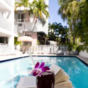 Crest Hotel 3*