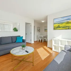 Modern Miami King & Sofa Bed Comfort Apartment