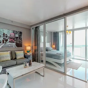 Castle Beach: Strawberry Lime 호텔 2*